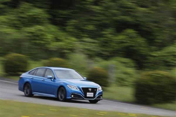 丰田新皇冠官方实车图曝光 6月26日发布