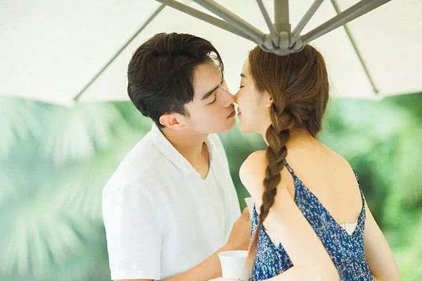 分手后想挽回,打电话给前男友应该说什么?