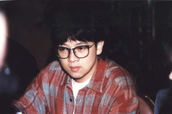 20年前，一场车祸夺走这位天才音乐人的生命，整个华语乐坛都哭了