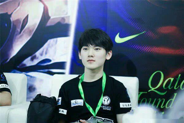 盘点电竞圈高颜值选手,最后一个太帅,碾压蔡徐