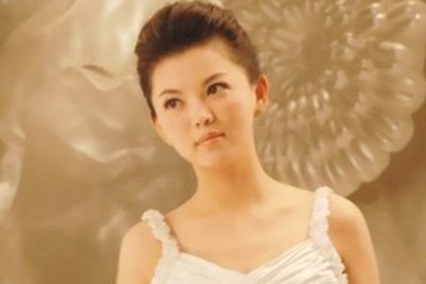 李湘两任老公，前夫是有名钻石富商，现任老公王岳伦也不简单！