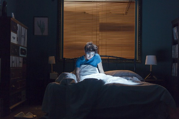 蔡徐坤登时尚集团电子刊首封 席勒妆三省自身