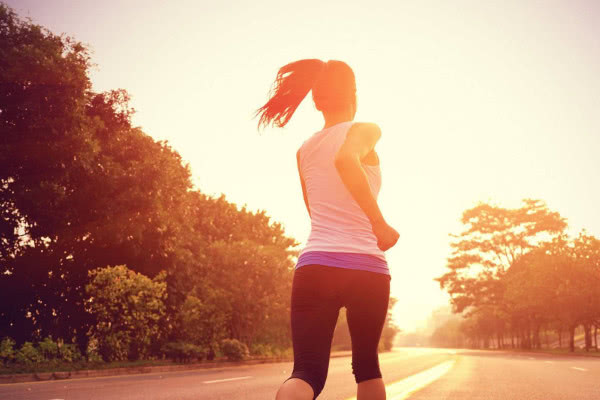 每天跑步一小时,除了让你体重下降,这3个