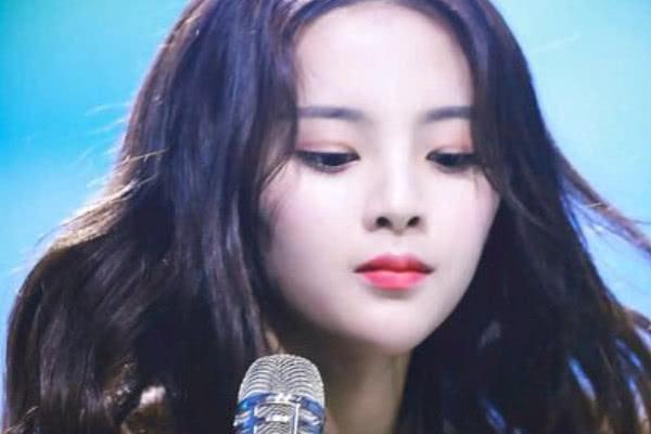 吴谨言的鼻子,杨紫的眼睛,郑爽的嘴巴合到一起,让人念念不忘!