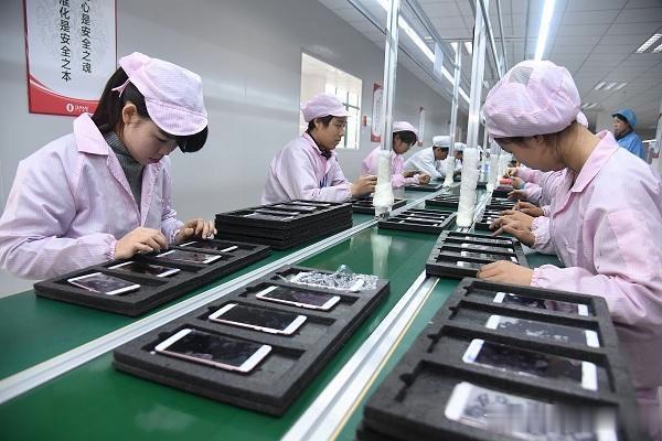 造汽车的比亚迪:为苹果、华为等品牌代工手机,一年收入400亿元