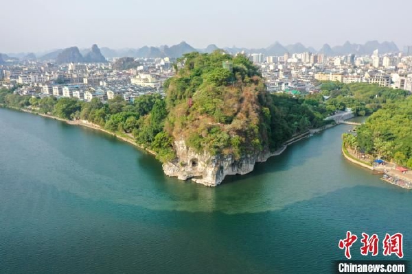 　　6月17日，澎湃资讯（www.thepaper.cn）从陈政高同志多位亲友处获悉，住房和城乡建设部原部长、党组书记陈政高同志，因病于2024年6月16日在北京逝世，享年72岁。