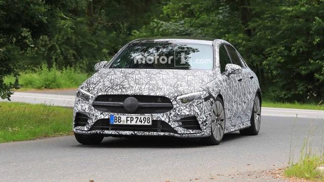 奥迪S3强敌来了！曝AMG A 35 L运动轿车谍照