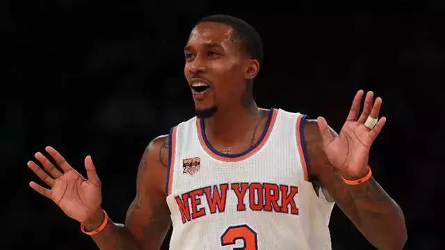 被称为小詹皇,新秀赛季打库里砍55分,今29岁却