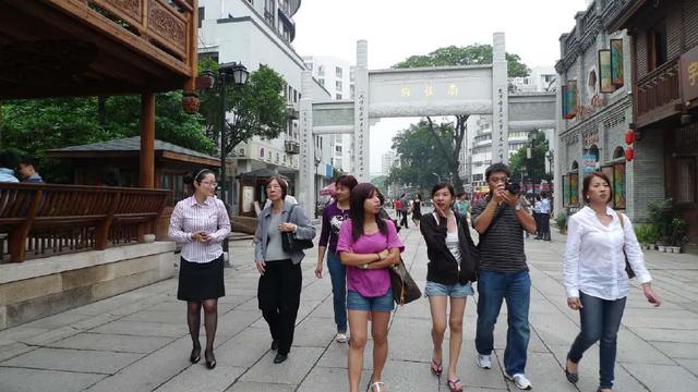 菲律宾人评价游客:美国人像兄弟,日本人像朋友