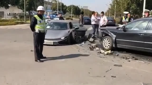 电动超级跑车 前途K50首撞