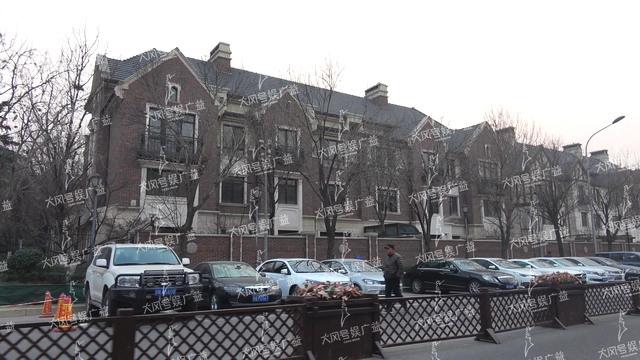 没有等来鹿晗和关晓彤结婚的消息,却等来了鹿