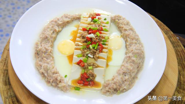 厨师长做一道过桥豆腐,荤素都有,清淡少油又有营养