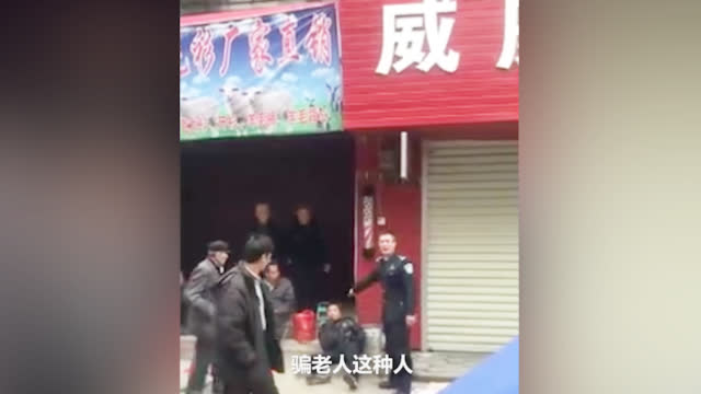 龙逛农业展遇 久违 欢迎:上访老人全程又亲又抱