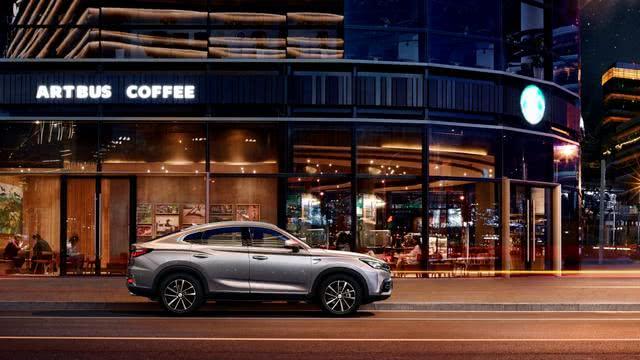 一个配爱信8AT,一个有沃尔沃背书,长安和吉利谁更“溜”?