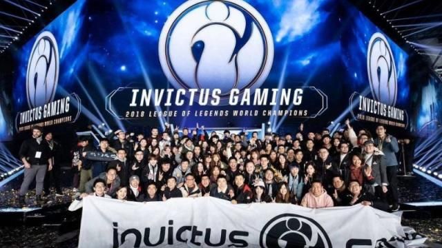 LOL:IG冠军皮肤原画流出,整体高冷霸气,卡莎不