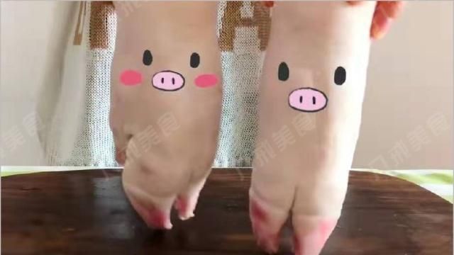 今日美食分享：一道美容养颜的花生焖猪蹄，看着就觉得贼好吃