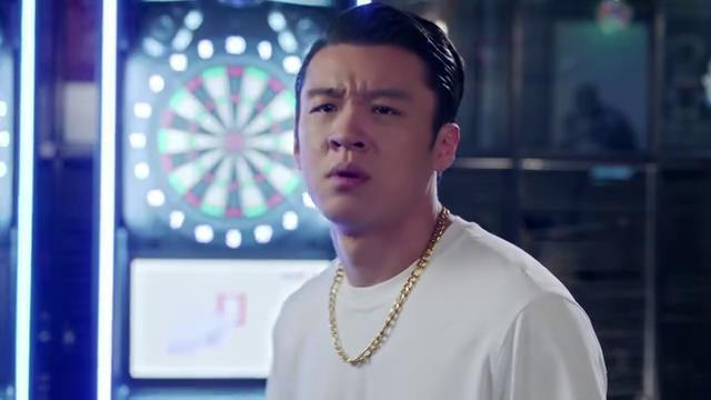 《青春斗》,小妮耳环有特色,贝贝、向真很低调