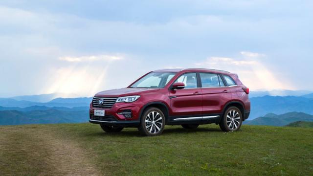 ����CS75 PLUS�����ع⣬"����"���ˣ�ʵ���Ϻ���չ��