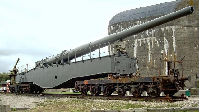 二战时,德军引以为豪的古斯塔夫巨炮:一发炮弹打垮一个堡垒
