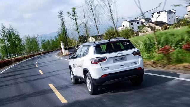 搭1.3T发动机,Jeep指南者何以傲视同级?汽车Vlog045