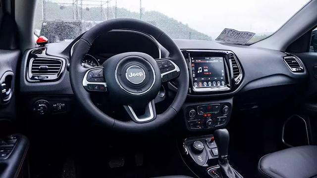 搭1.3T发动机,Jeep指南者何以傲视同级?汽车Vlog045