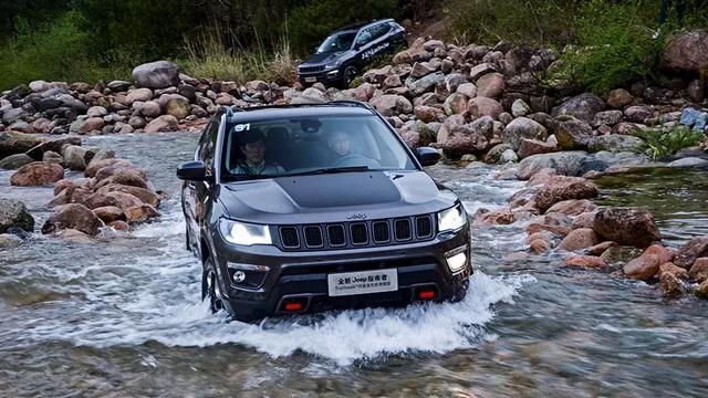 搭1.3T发动机,Jeep指南者何以傲视同级?汽车Vlog045