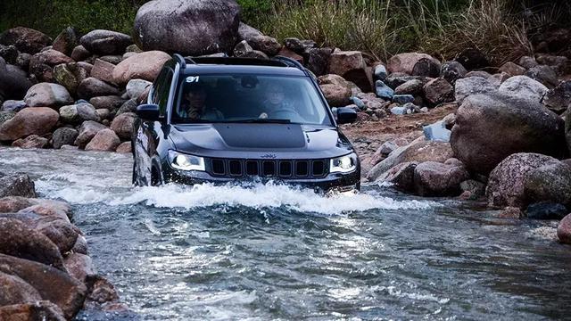 搭1.3T发动机,Jeep指南者何以傲视同级?汽车Vlog045