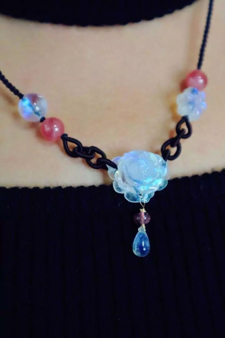 月光石是恋人之石,适合男女双方一起佩戴吗?