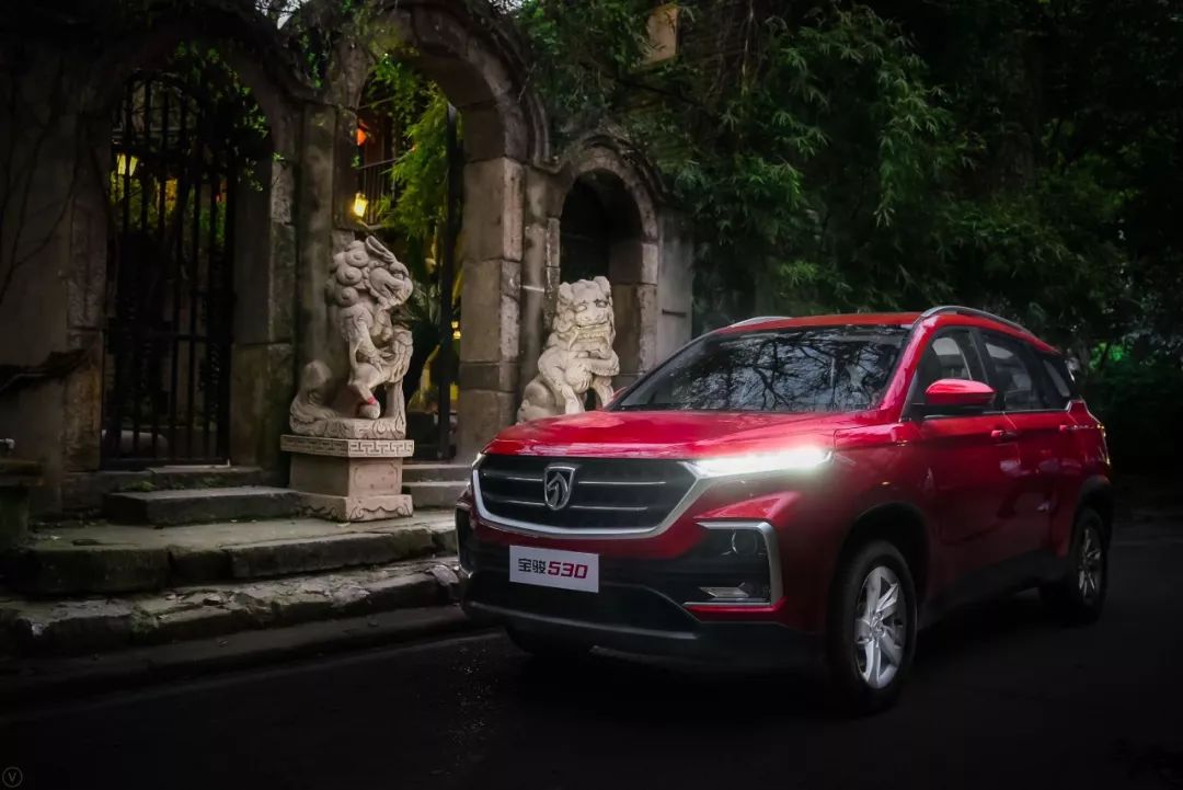 试驾性价比超高的7座SUV 这款车很适合家用!