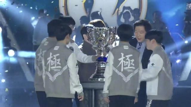 IG夺冠有什么意义?让《蜜汁炖鱿鱼》中的李现