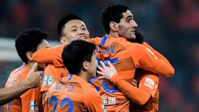 鲁能新外援决心帮球队中超争冠,球迷回复他一