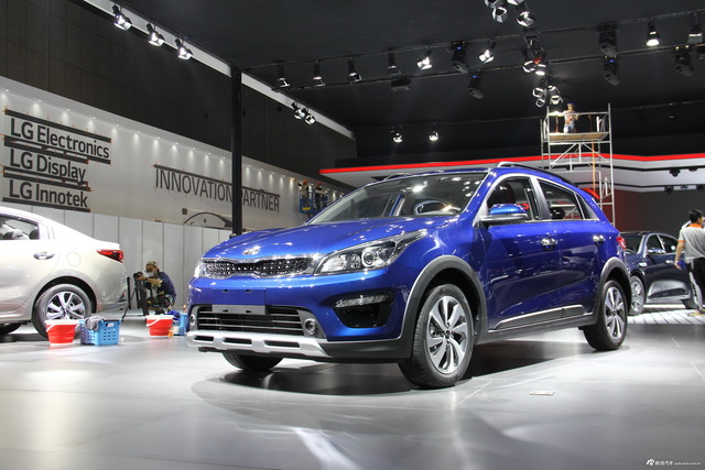 实力跨界者 起亚K2 Cross亮相上海车展