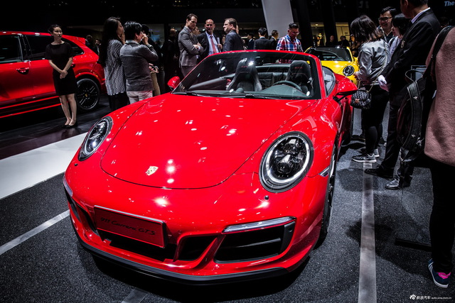 最高时速306km/h 保时捷911 GTS亚洲首发引围观