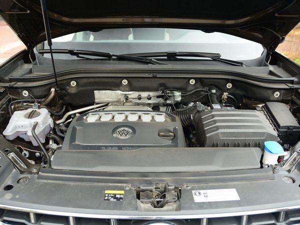 上汽大众 530 发动机舱