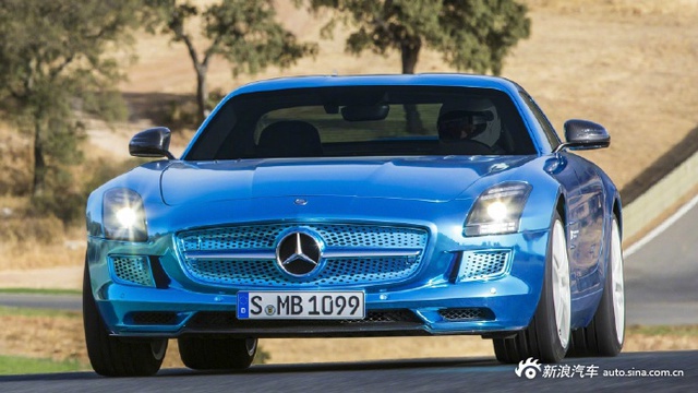 骚出新高度 不到8分钟跑完纽博格林北环赛道