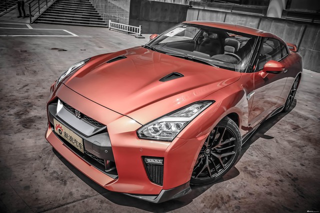 秒杀法拉利、兰博基尼 新战神何止是狂野