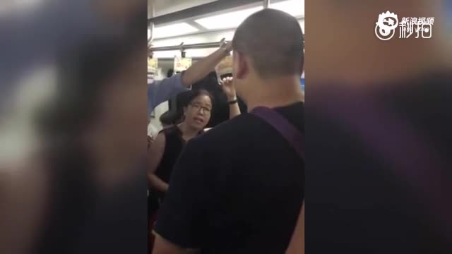实拍：地铁猥亵男被抓口出狂言 喜欢摸谁就摸谁