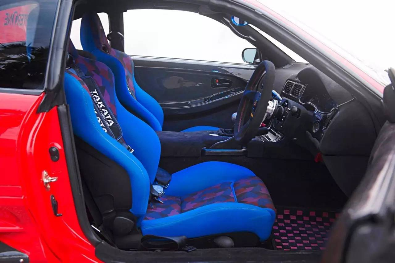 丰田MR2——平民小跑车也能改成精品