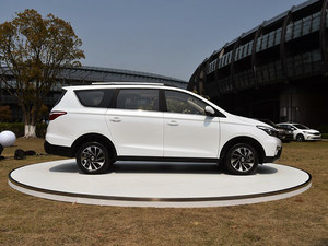 长安欧尚A800六月开启 预售价8-12万元