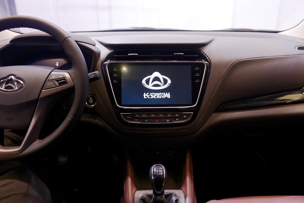 一口气6.99万 这个会呼吸的欧尚A800有点拼