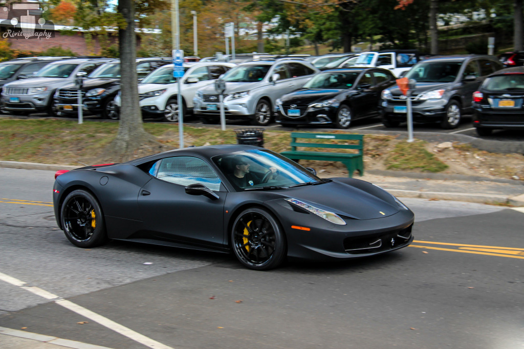 黑骏马——哑光黑法拉利Hennessey 458 Itali