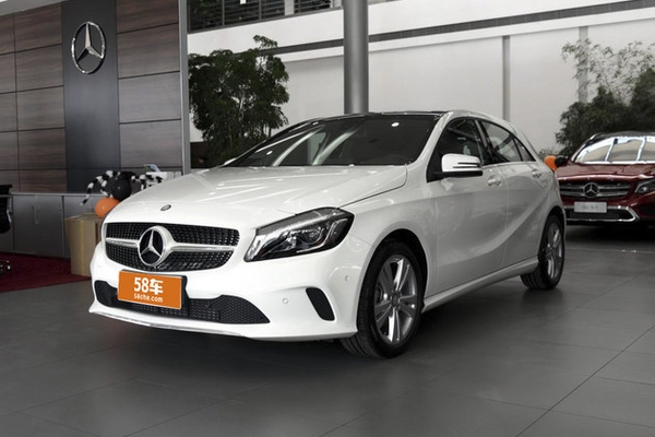奔驰新款A级正式上市 售23.60-49.80万