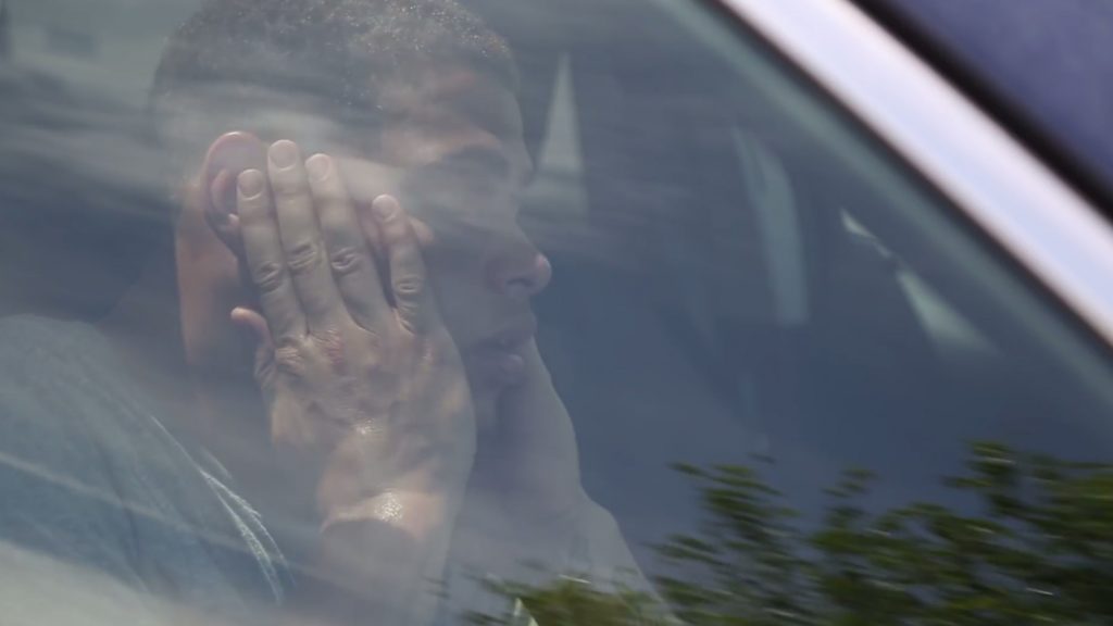 夏天暴晒后车内温度竟然有60度 连成年人都坚持不了10分钟