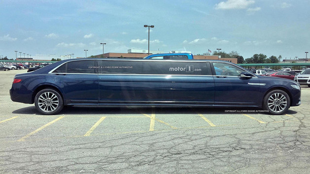全新林肯大陆加长版谍照曝光 豪华不贵