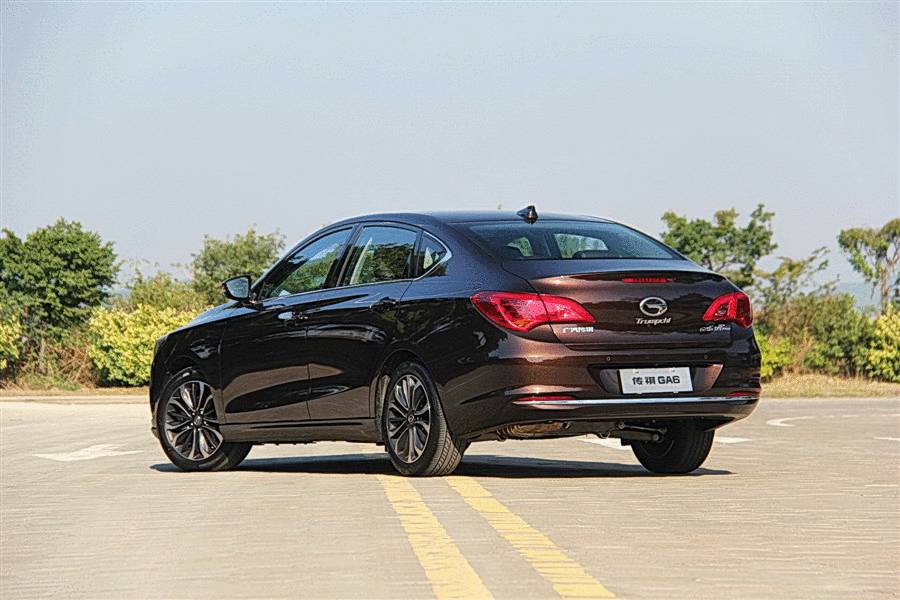 快抢!原价12.68万的大轿车直降5万!手慢就没了