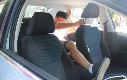 汽车这个不起眼的小孔 不勤检查没准要命