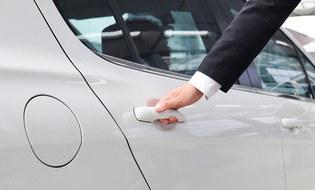 最讨厌的6种副驾驶行为,第三种真的忍不了