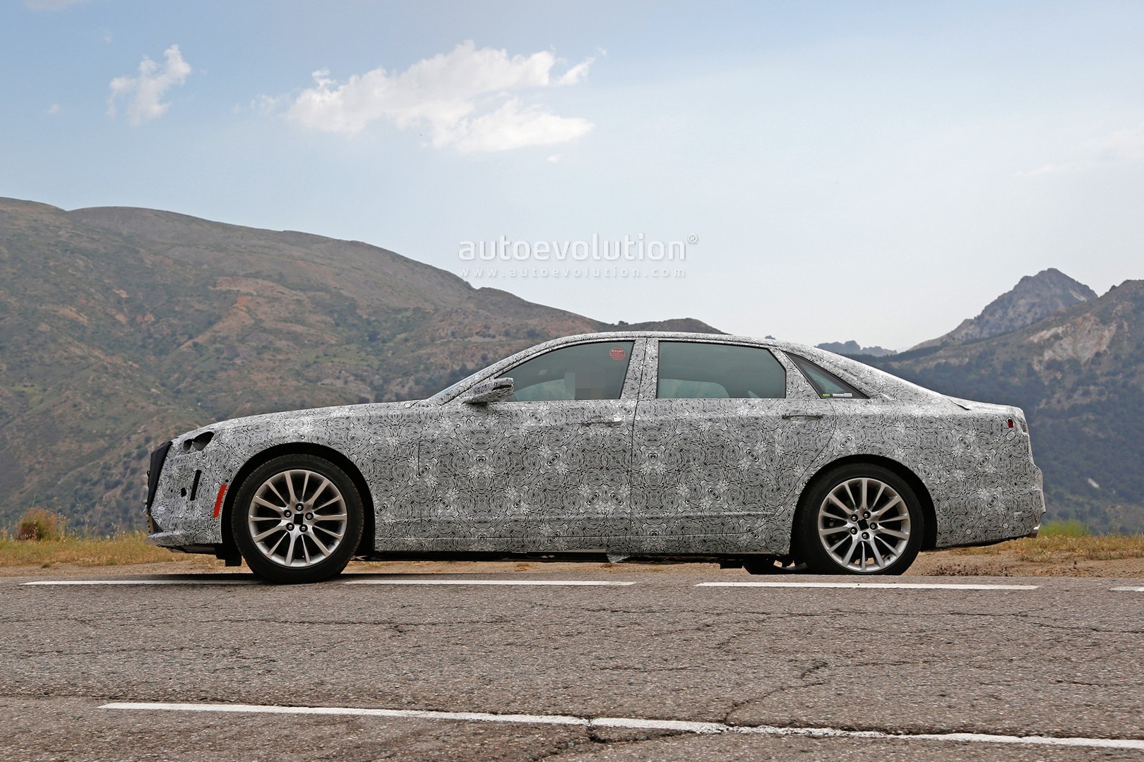20170616_1497598709942583.jpg 2019-cadillac-ct6-facelift-makes-spyshots-debut-has-escala-styling_5.jpg