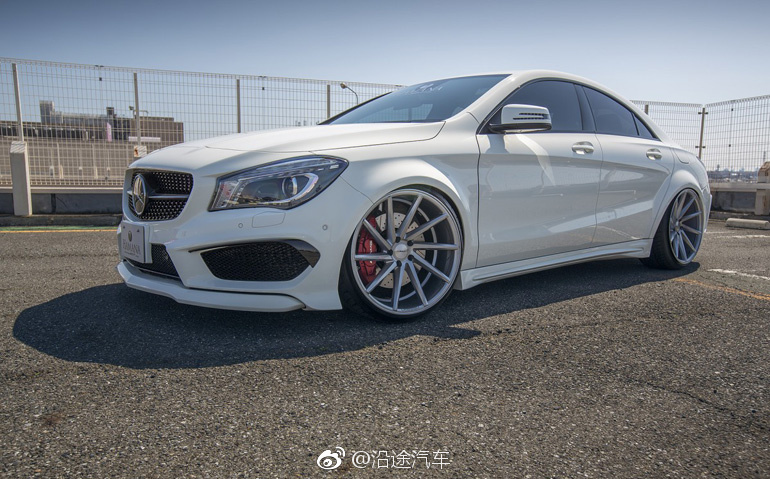 高雅白 火爆的奔驰CLA大赏