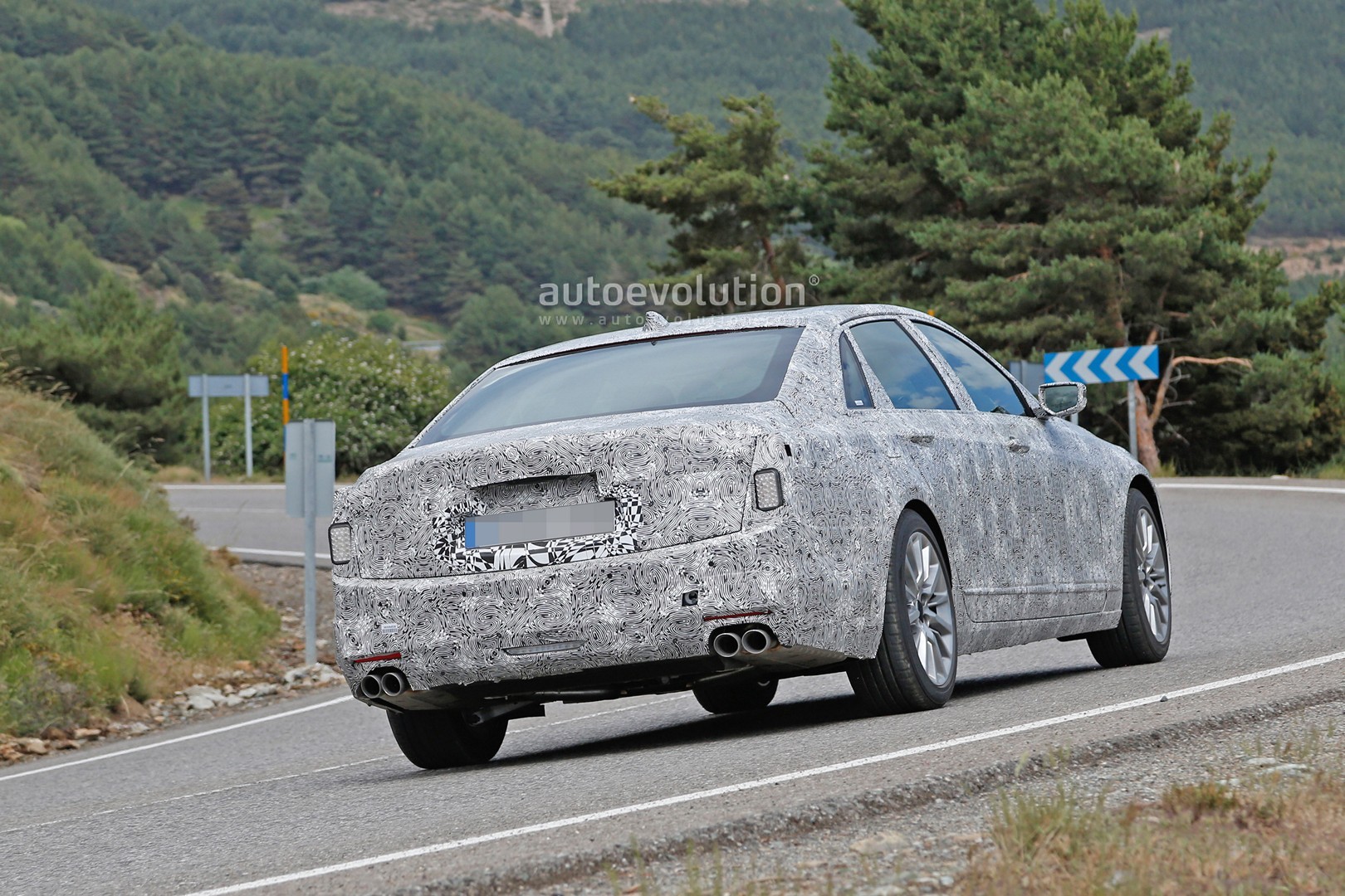 20170616_1497598726974700.jpg 2019-cadillac-ct6-facelift-makes-spyshots-debut-has-escala-styling_15.jpg
